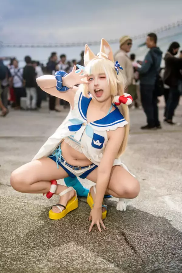「【コスプレ】健康的な肉体美で弾けんばかりのポージングを披露！台湾美女の「サバ・サメコ」がキュートな魅力全開すぎた【写真9枚】」の画像