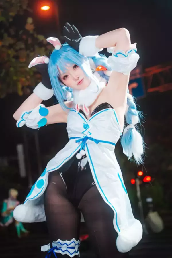 「【コスプレ】1月12日は「ホロライブ」兎田ぺこらの誕生日！通常衣装からキョンシーまでキュートすぎる美女レイヤーまとめ【写真36枚】」の画像