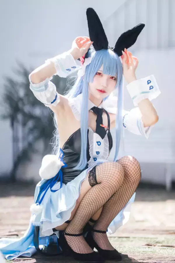 「【コスプレ】1月12日は「ホロライブ」兎田ぺこらの誕生日！通常衣装からキョンシーまでキュートすぎる美女レイヤーまとめ【写真36枚】」の画像