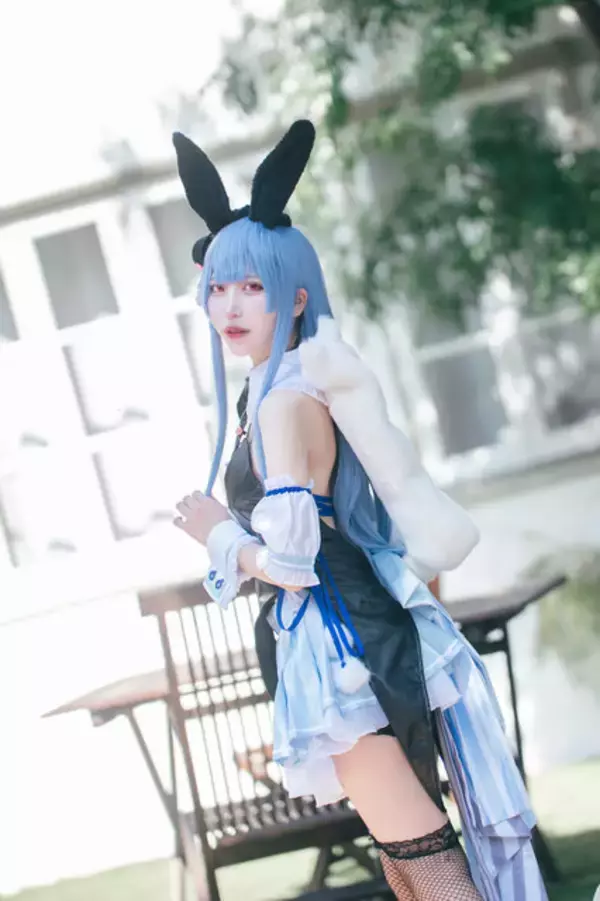 「【コスプレ】1月12日は「ホロライブ」兎田ぺこらの誕生日！通常衣装からキョンシーまでキュートすぎる美女レイヤーまとめ【写真36枚】」の画像