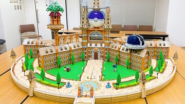 『ポケモンSV』東大レゴ部による「オレンジアカデミー」の制作過程が壮観！どんどん出来上がっていく校舎が見ていて気持ちいい