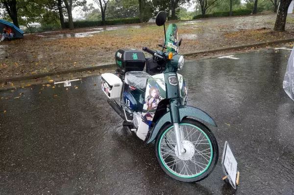 「『ウマ娘』の痛車が集結！雨に負けない躍動感を放つ【第九回 天下無双 東西最強痛車決戦 フォトレポ】」の画像