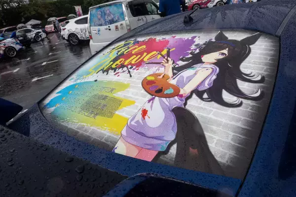 「『ウマ娘』の痛車が集結！雨に負けない躍動感を放つ【第九回 天下無双 東西最強痛車決戦 フォトレポ】」の画像