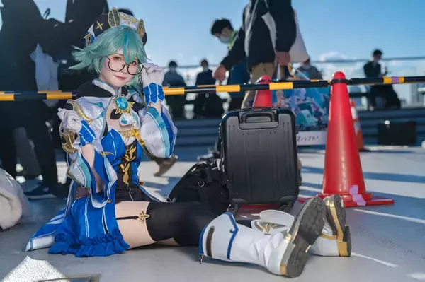 「【コスプレ】メガネがめっちゃ似合う！内向的で恥ずかしがり屋な雰囲気まで再現した『原神』スクロースが可愛い【写真10枚】」の画像