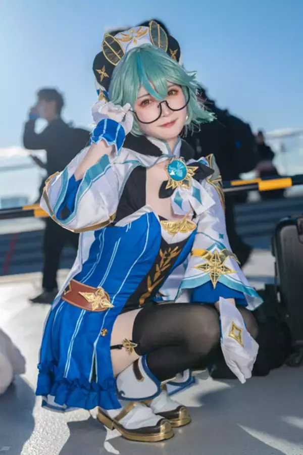 「【コスプレ】メガネがめっちゃ似合う！内向的で恥ずかしがり屋な雰囲気まで再現した『原神』スクロースが可愛い【写真10枚】」の画像