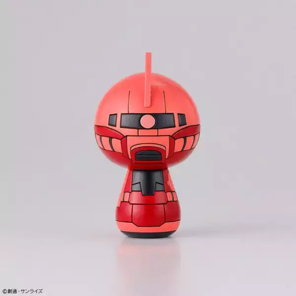 「ガンダム・シャア専用ザク・量産型ザクIIが可愛いこけしに！細かい部分を忠実に再現、プレバン限定3体セットには専用の台座が付属」の画像