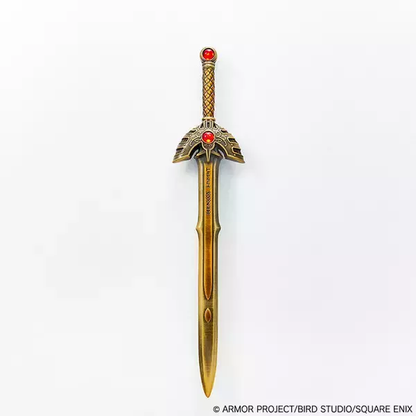 「『ドラクエ』40周年記念グッズがエモい！ロト装備やスライムたちのずっしり重いメタルフィギュアが、歴史を印象付ける特別カラーに」の画像