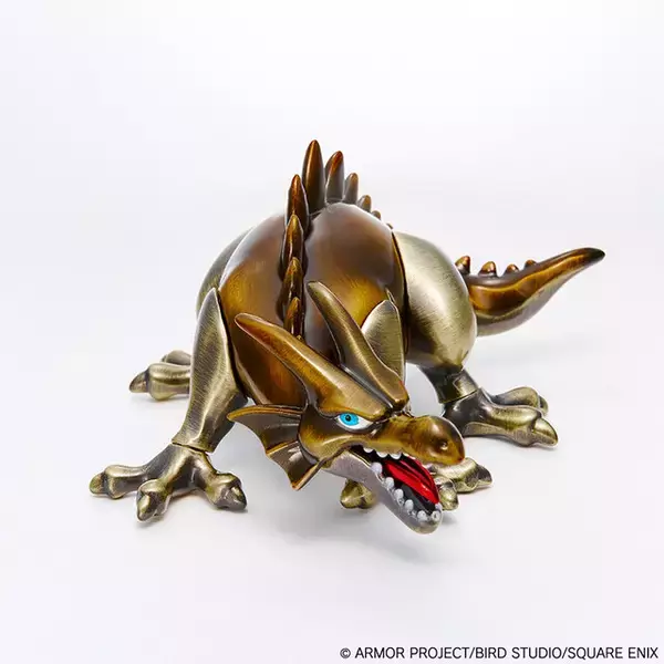 「『ドラクエ』40周年記念グッズがエモい！ロト装備やスライムたちのずっしり重いメタルフィギュアが、歴史を印象付ける特別カラーに」の画像