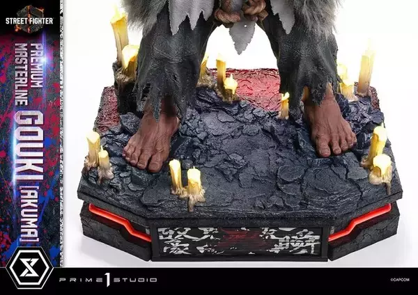 「『スト6』豪鬼が約26万円の超高級スタチューに！LEDで「天」が深紅の色に発光する仕掛けも」の画像