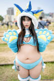「【コスプレ】曲線美豊かなド迫力ボディは必見！『ポケモン』シャワーズの夏衣装が寒さに負けない美しさでした【写真8枚】」の画像7