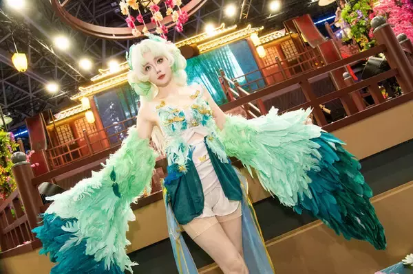 「【コスプレ】セイレーンのような豪華絢爛な姿はまるで絵画の世界！『逆水寒』中華美女の透明感がハンパない【写真7枚】」の画像