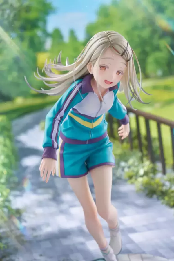 「細く華奢な足で今にも倒れそうなのに、“にへら～”とした笑顔！『学マス』レッスンウェア姿の「篠澤 広」完全受注生産限定フィギュアが予約開始」の画像