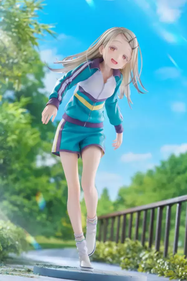 「細く華奢な足で今にも倒れそうなのに、“にへら～”とした笑顔！『学マス』レッスンウェア姿の「篠澤 広」完全受注生産限定フィギュアが予約開始」の画像