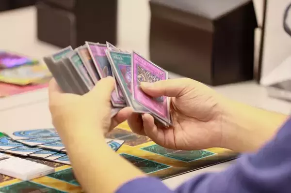 「カートン買いで300万円！？2025年は「“推し”カードゲーム」にいくら使いましたか？【特別企画】」の画像