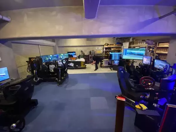 「「レーシングシュミレーター」が利用できる施設が墨田にオープン！『グランツーリスモ7』にも対応」の画像