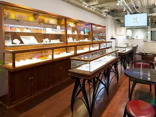 「シルバー製のオトモアイルーが豪華…！『モンハンワイルズ』300体限定で予約受付中―ルアーやどんぐりのパーツは揺れるこだわり」の画像