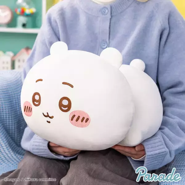 「「ちいかわ」ねそべりBIGぬいぐるみ全4種が再登場！もっちりふわふわ手触りで思わず抱きしめたくなる」の画像