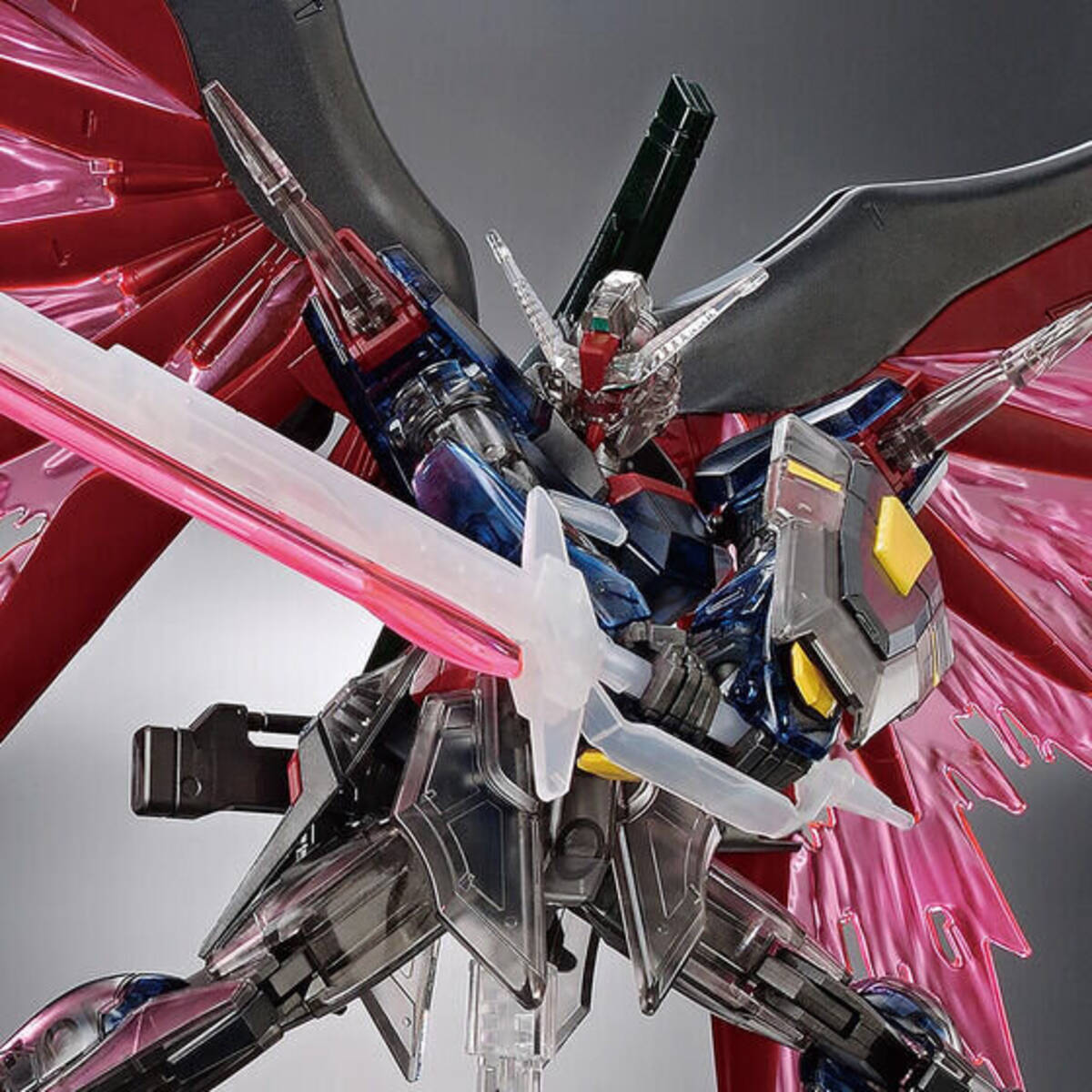 クリアパーツの“光の翼”がクール！劇場版『ガンダムSEED』より 