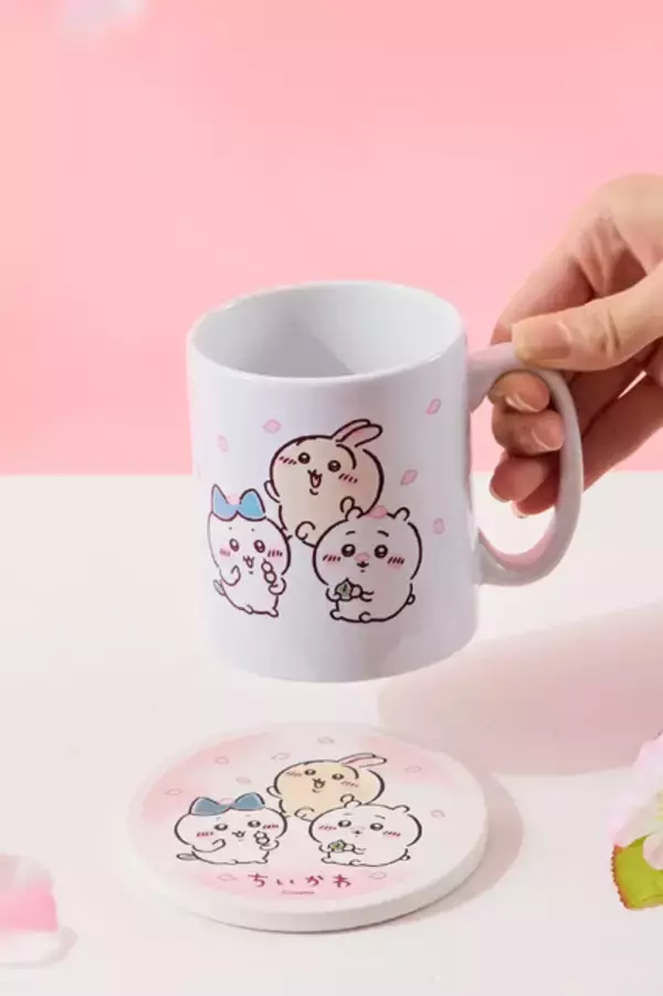 「お花見しよッ！「ちいかわ」“わ～い・・・”とはしゃぐハチワレたちなど春デザイン全4種がTalking Heads ODMに追加」の画像