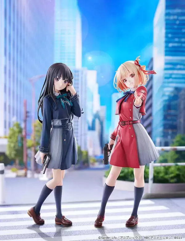 「「リコリコ」キービジュがモチーフ！「錦木千束/井ノ上たきな」フィギュアが予約受付開始、髪やスカートなど躍動感にあふれる仕上がり」の画像