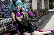 【コスプレ】香港美女が魅せる「初音ミク」の小悪魔っぷりにやられた！まるでフィギュアのような抜群のスタイルで美脚が映える【写真10枚】