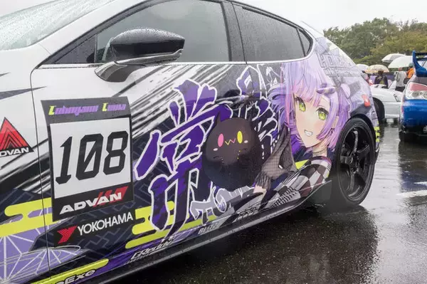 「常闇トワ様の「マツダ3」に輪堂千速のヤマハバイクも！岐阜に集まったホロライブの痛車・痛バイクまとめ【第九回 天下無双 東西最強痛車決戦 フォトレポ】」の画像