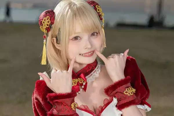 【コスプレ】ふわもこ×ミニチャイナ風の衣装が異次元の可愛さ！はにかむ美女レイヤーはカンフーポーズも似合いすぎ【写真8枚】