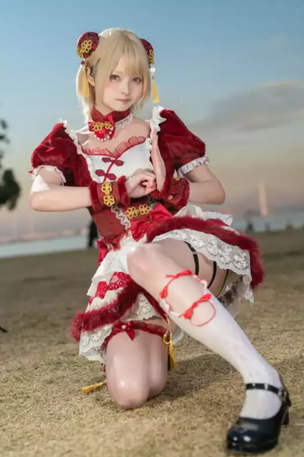 「【コスプレ】ふわもこ×ミニチャイナ風の衣装が異次元の可愛さ！はにかむ美女レイヤーはカンフーポーズも似合いすぎ【写真8枚】」の画像