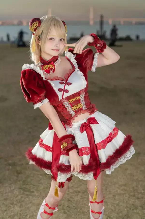 「【コスプレ】ふわもこ×ミニチャイナ風の衣装が異次元の可愛さ！はにかむ美女レイヤーはカンフーポーズも似合いすぎ【写真8枚】」の画像