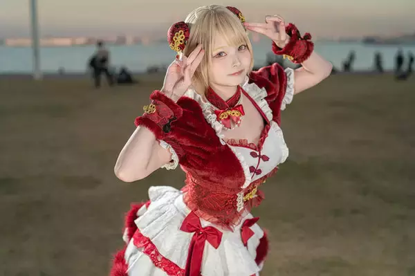 「【コスプレ】ふわもこ×ミニチャイナ風の衣装が異次元の可愛さ！はにかむ美女レイヤーはカンフーポーズも似合いすぎ【写真8枚】」の画像