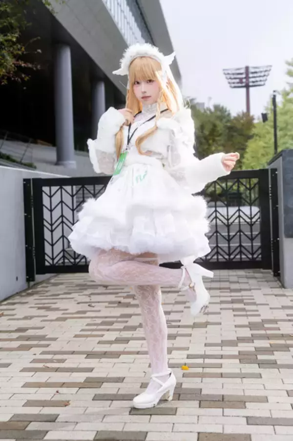 「【コスプレ】白い柔肌に細いウエストが美しい『鳴潮』ガルブレーナ！バイオやミサミサまで「池ハロ2025」美麗レイヤー8選【写真42枚】」の画像