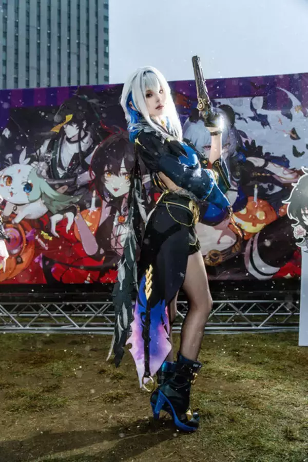 「【コスプレ】白い柔肌に細いウエストが美しい『鳴潮』ガルブレーナ！バイオやミサミサまで「池ハロ2025」美麗レイヤー8選【写真42枚】」の画像