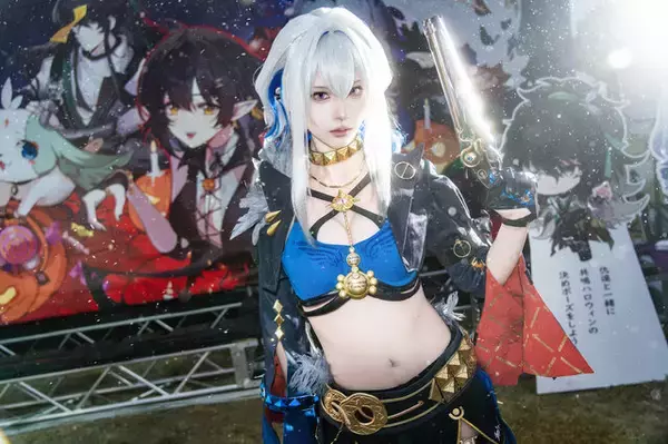 「【コスプレ】白い柔肌に細いウエストが美しい『鳴潮』ガルブレーナ！バイオやミサミサまで「池ハロ2025」美麗レイヤー8選【写真42枚】」の画像