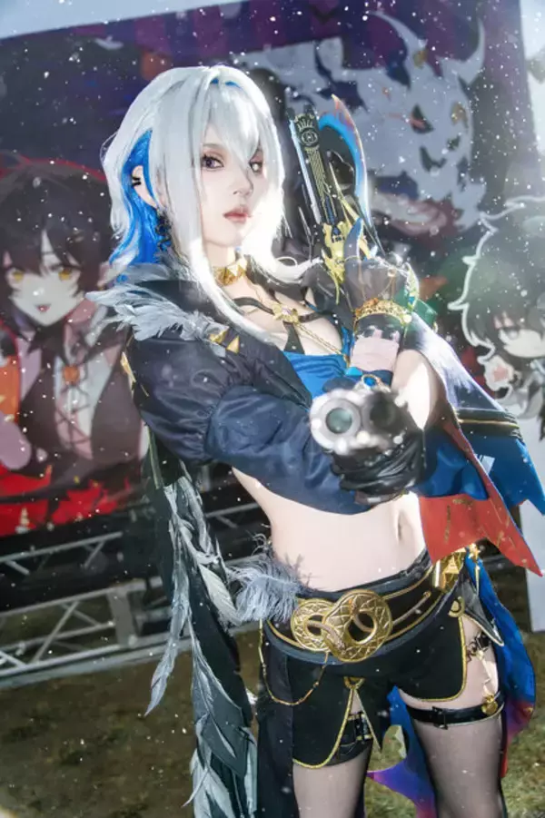 「【コスプレ】白い柔肌に細いウエストが美しい『鳴潮』ガルブレーナ！バイオやミサミサまで「池ハロ2025」美麗レイヤー8選【写真42枚】」の画像