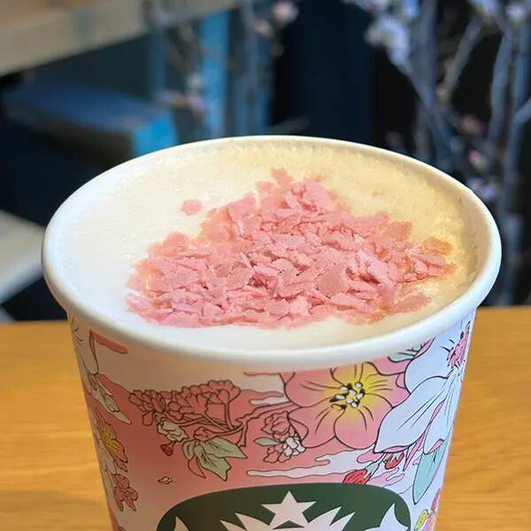 スタバ新作「花見抹茶フラペ」は和風テイストで美味しい〜！ピンク色の“花見あんソース”が良い仕事してます