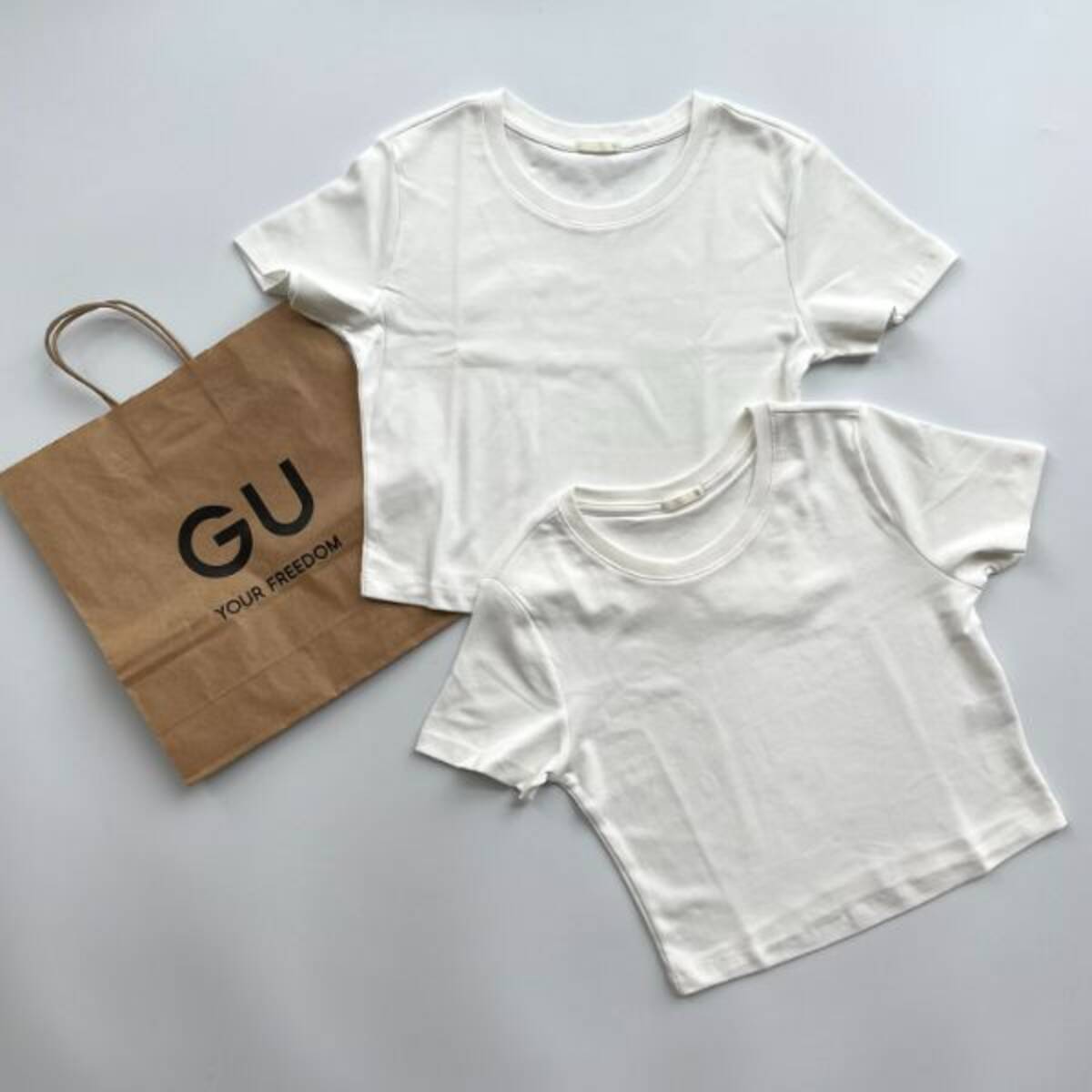 夏の新定番「クロップドTシャツ」は、サイズ選びが重要！GU・ユニクロ・ZARA・H＆Mの白Tを着比べ (2022年6月1日) エキサイトニュース