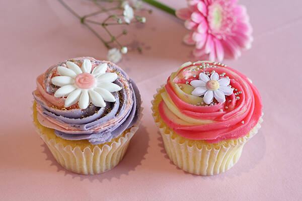お友達へのバレンタインのお返しに ローラズ カップケーキ 東京 にお花がかわいい限定カップケーキが登場 19年2月21日 エキサイトニュース