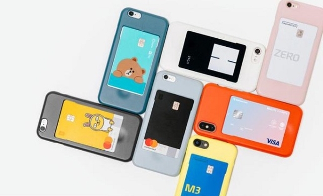 映画好きならピンとくる 名作映画のワンシーンがデザインされたスマホケースがシンプルかわいくて人気 18年9月30日 エキサイトニュース