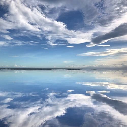 絶景スポット ウユニ塩湖 で撮影したみたい 空が反映する写真にできる加工アプリ 19年3月24日 エキサイトニュース