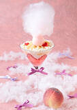 「ふわふわの綿菓子がのった桃デザートに抹茶氷パフェも！リーガロイヤルホテル京都で夏スイーツを楽しみたい♡」の画像1