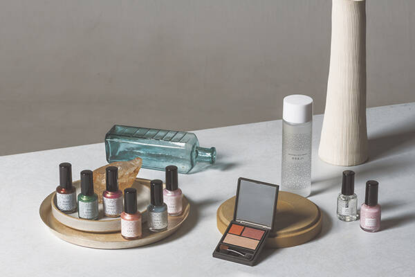 圧迫を感じないストレスフリーな使用感も オサジ ネイルカラーにノスタルジックな夏の新色が登場です 年6月8日 エキサイトニュース