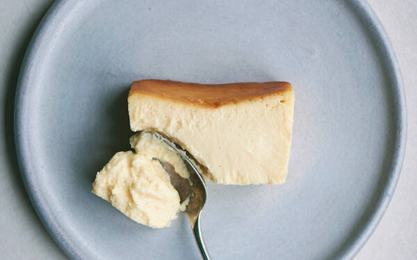焦がしバターがポイント。週末に作ってみたい「ミスターチーズケーキ」のシェフ考案フレンチトーストのレシピ♡