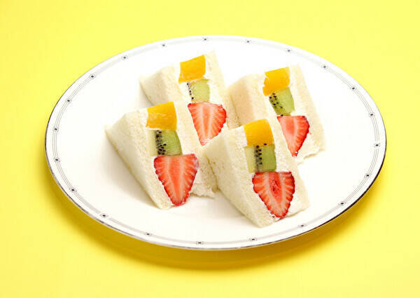 レトロかわいいメニューが勢ぞろい♡千成屋珈琲の新ブランド「フルーツパーラー」が梅田にOPENしました♩