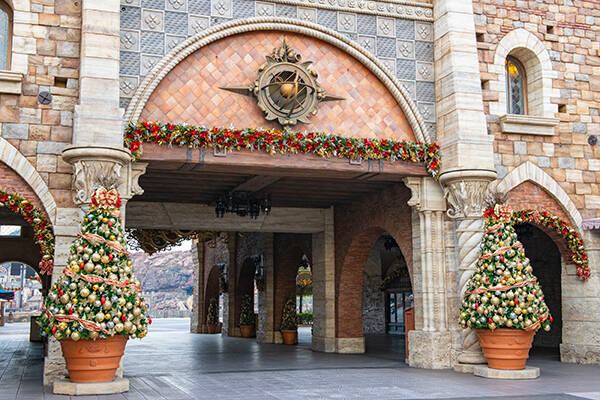 東京ディズニーランド 東京ディズニーシーのクリスマス 楽しいプログラムや限定フードなど魅力いっぱいです 年11月11日 エキサイトニュース