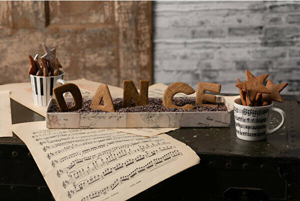 音楽 ダンスがテーマのおしゃれスイーツ 大人かわいいホリデービュッフェがコンラッド大阪で12月スタート 年11月18日 エキサイトニュース