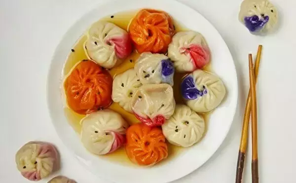 タピオカ粉入りモチモチ生地×人気店監修の本格肉あん。モッチャムなんば本店限定の「小籠包」がおいしそう