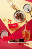 「華やかなパッケージも素敵。「ショコラフィル」から3種類のチョコレート菓子を重ねたバレンタインケーキが発売」の画像3
