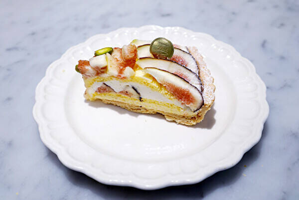 前橋の白井屋ホテルにブルーボトルコーヒーがOPEN。お隣のザ・パティスリーではコラボタルトが楽しめます