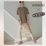 「「KEEN×emmi」の別注Tシャツ＆シューズはマストバイ！パープルとブラウンの配色に一目惚れしちゃった…」の画像1