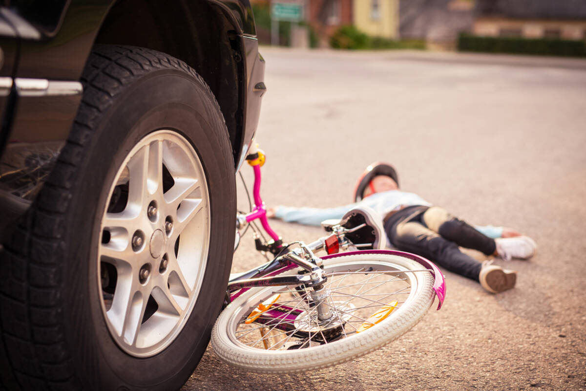 自転車 車道 ひかれそうになる